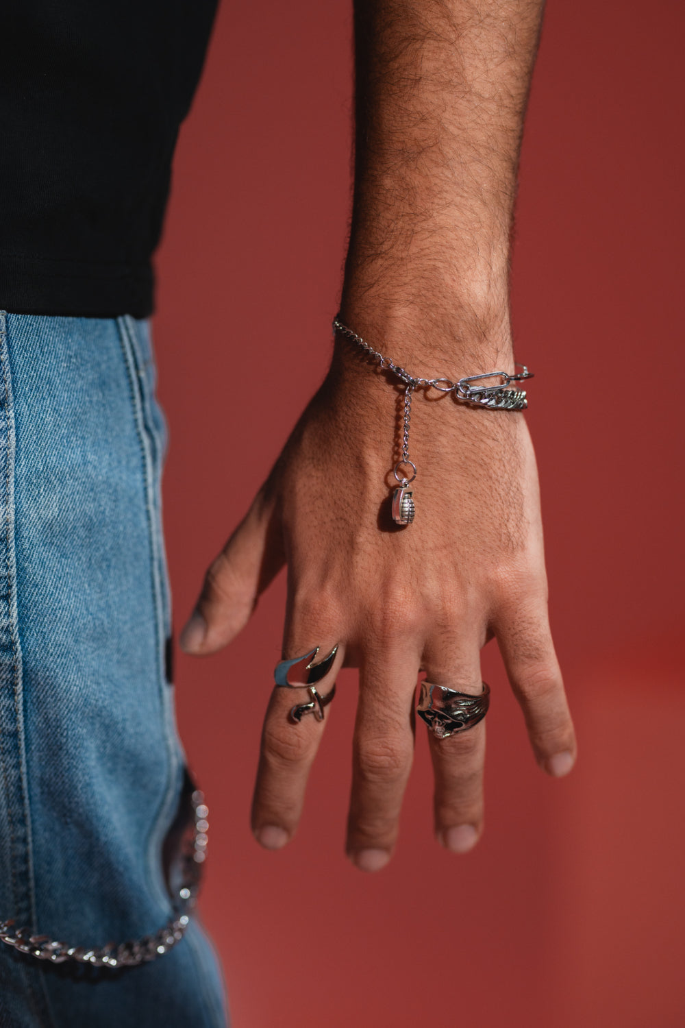 Double bracelet grenade drop